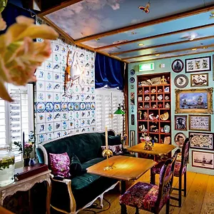 *** Hotel Rosalia's Menagerie Cocktail Bar & Innupstairs Pays-Bas