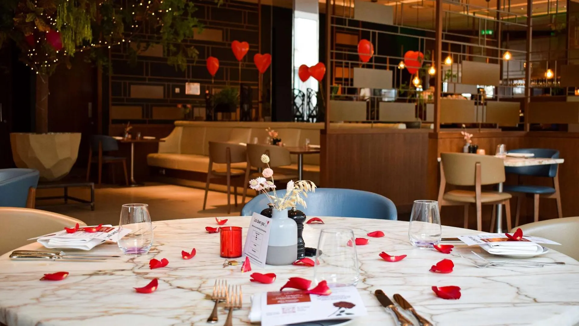 Hilton Rotterdam Hotel 5*,