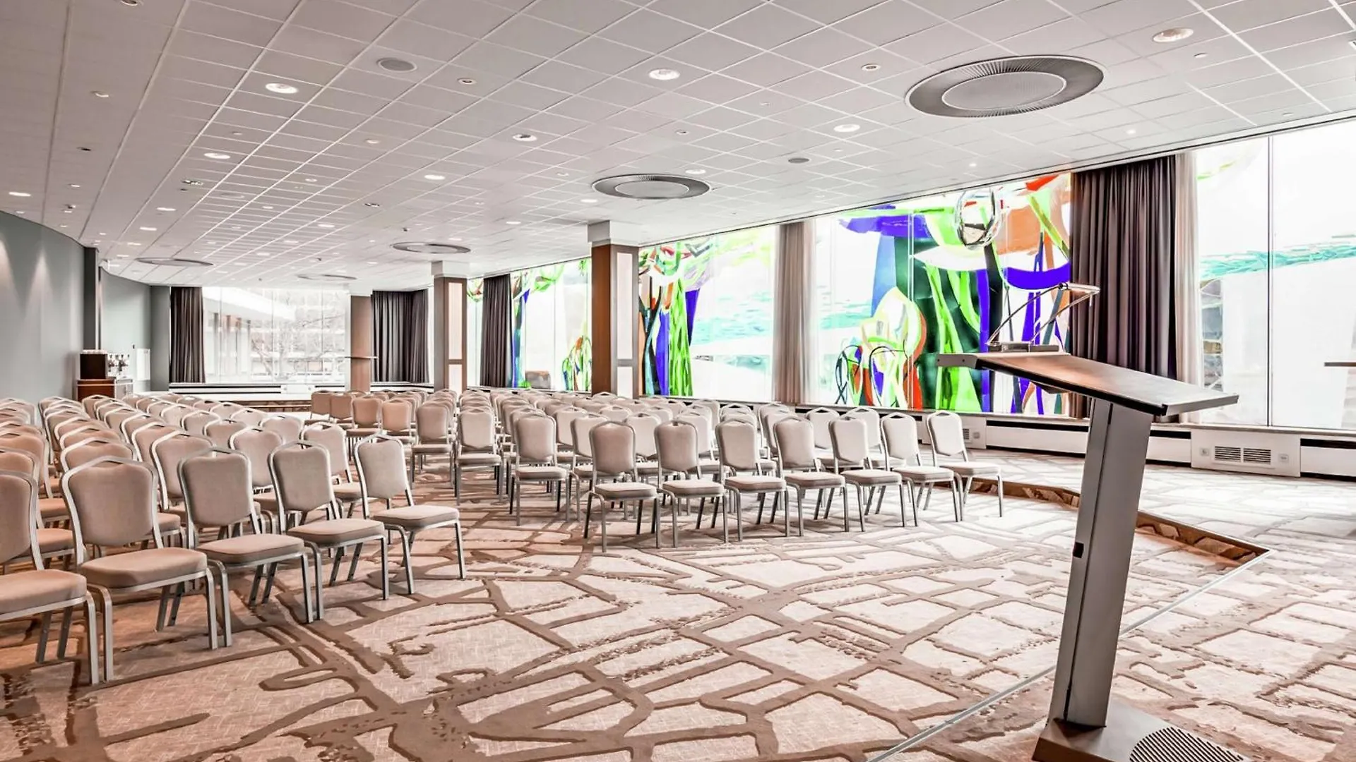 Hilton Rotterdam Hotel 5*,