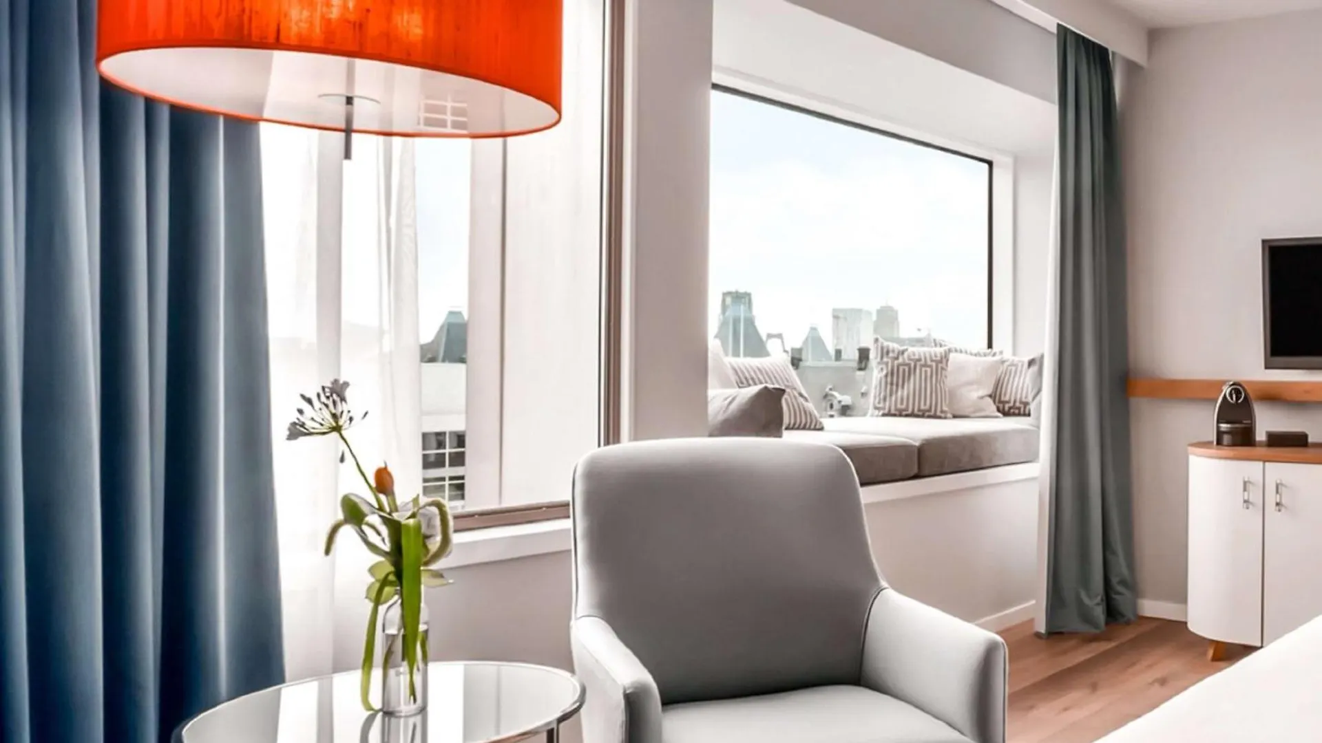 Hilton Rotterdam Hotel 5*,