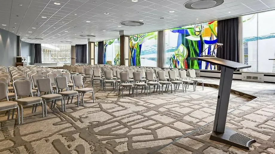 Hilton Rotterdam Hotel 5*,